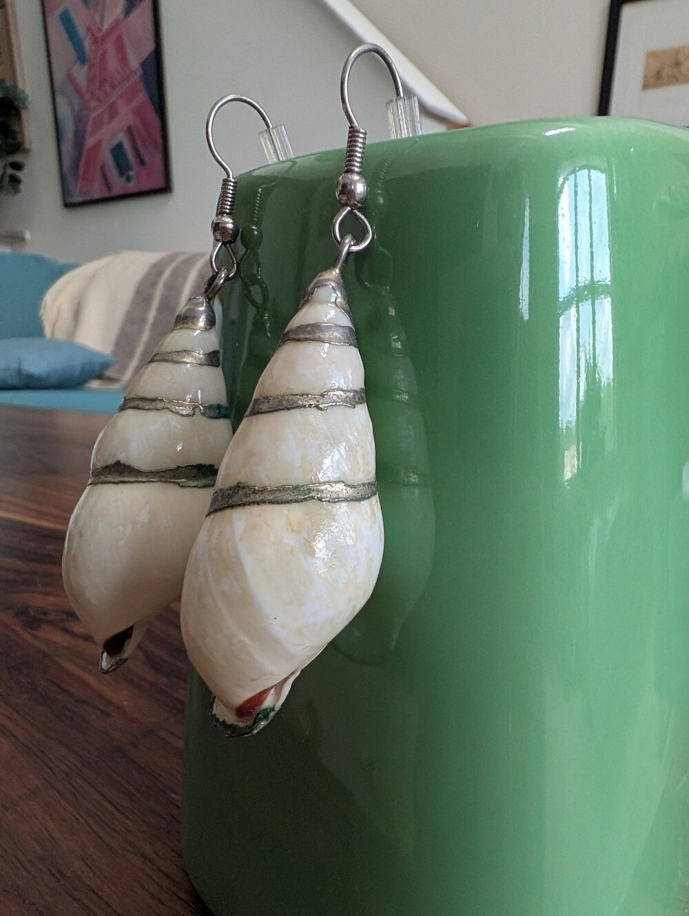 Vintage Silver Trimmed Natural Sea Snail Shell Dangle Drop Earrings Coastal - Picture 2 of 5